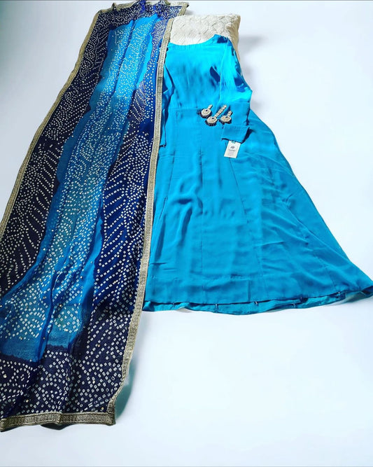 Three-piece styled with chiffon Chunri Dupatta